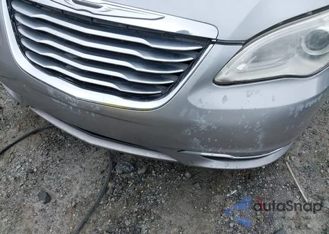 2014 Chrysler 200 Lx z USA, uszkodzony, nr VIN 1C3CCBAB3EN125055